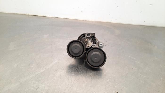 Usados Rodillo tensor correa múltiple BMW 6 serie Gran Coupe (F06) 640d 24V Precio € 54,45 IVA incluido ofrecido por Autohandel Didier
