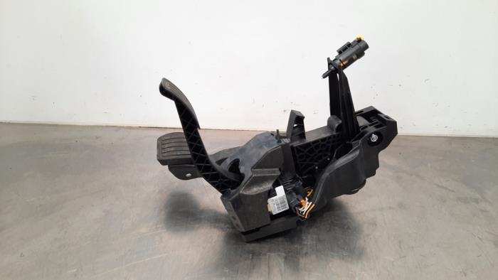 Gebrauchte Pedale Set Peugeot 408 1.2 12V PureTech 130 Preis € 48,40 Mit Mehrwertsteuer angeboten von Autohandel Didier