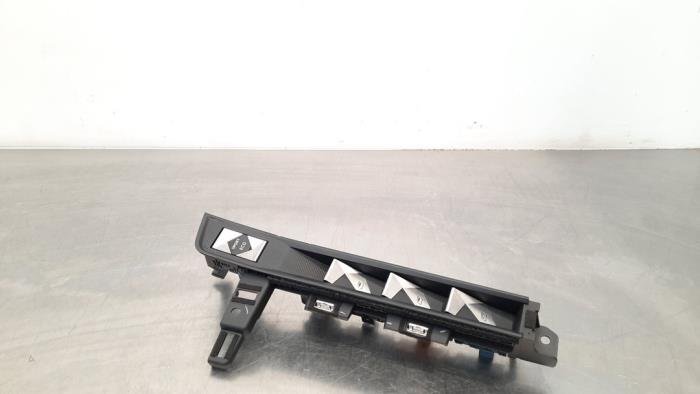 Usados Interruptor combinado de ventanillas DS Automobiles DS 7 Crossback 1.5 BlueHDI 130 Precio € 30,25 IVA incluido ofrecido por Autohandel Didier