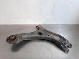 Used Front wishbone, right Kia Sportage (QL) 1.6 GDI 16V 4x2 Price € 66,55 Inclusive VAT offered by Autohandel Didier