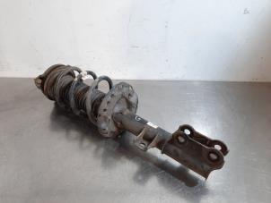 Used Fronts shock absorber, left Kia Sportage (QL) 1.6 GDI 16V 4x2 Price € 127,05 Inclusive VAT offered by Autohandel Didier