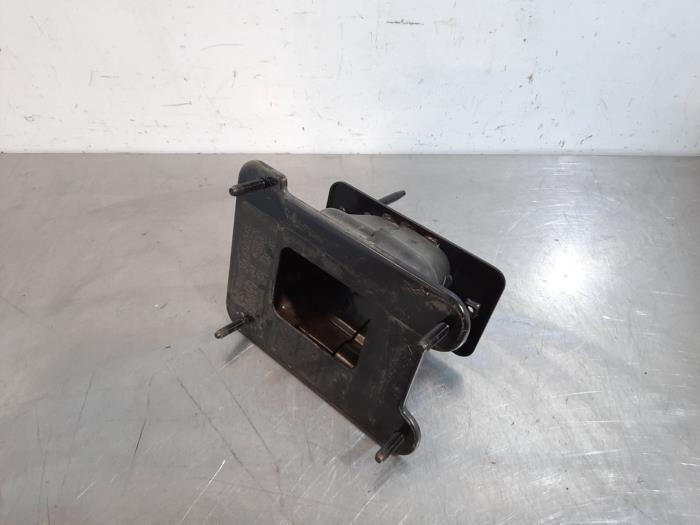 Rear shock absorber bar