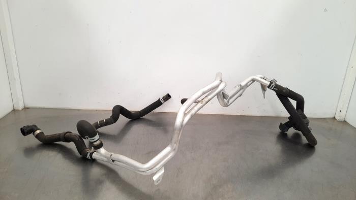 Begagnade Extra vattenpump Mercedes A (177.0) 1.5 A-180d Pris € 60,50 Inklusive moms erbjuds av Autohandel Didier