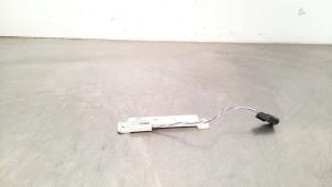 Used Keyless entry antenna Renault Captur (2R) 1.2 TCE 16V EDC Price € 24,20 Inclusive VAT offered by Autohandel Didier