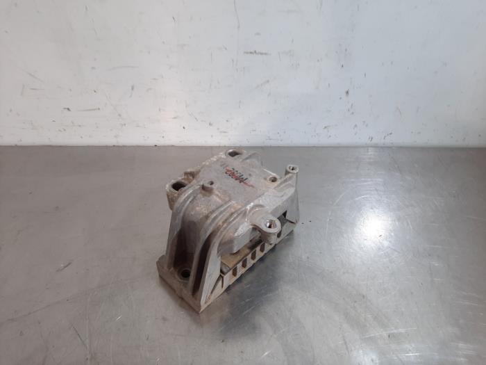 Used Engine mount Volkswagen Beetle (16AB) 1.2 TSI Price € 24,20 Inclusive VAT offered by Autohandel Didier