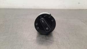 Used AIH headlight switch Skoda Octavia (5EAA) 1.0 TSI 12V Price € 42,35 Inclusive VAT offered by Autohandel Didier