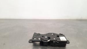 Used Tailgate lock mechanism BMW 1 serie (F40) 120i 2.0 TwinPower 16V Price € 48,40 Inclusive VAT offered by Autohandel Didier