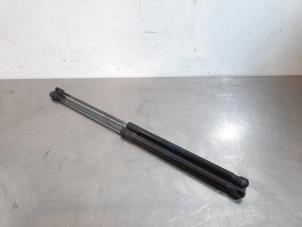 Used Set of gas struts for boot Skoda Fabia III Combi (NJ5) 1.4 TDI 16V 90 Greentech Price € 36,30 Inclusive VAT offered by Autohandel Didier