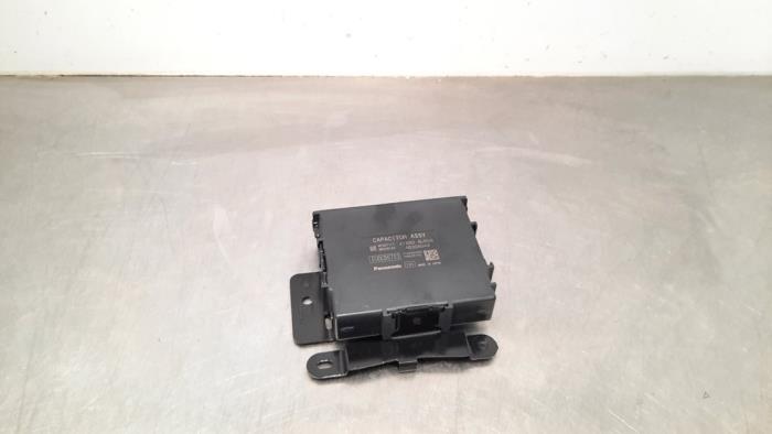 Radio amplifier from a Renault Megane E-Tech (RCBB) EV60 2022