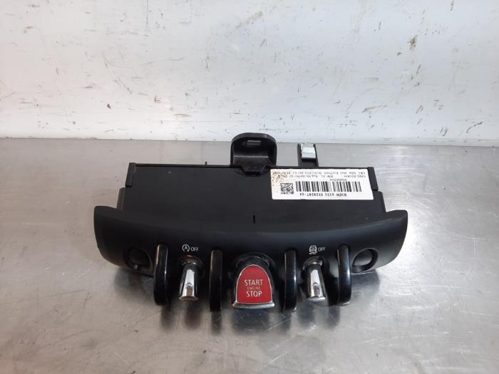 Używane Przelacznik Start/Stop róz. Mini Mini (F55) 1.5 12V One D Cena € 30,25 Z VAT oferowane przez Autohandel Didier