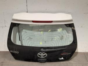 Używane Tylna klapa Toyota Aygo (B40) 1.0 12V VVT-i Cena € 320,65 Z VAT oferowane przez Autohandel Didier