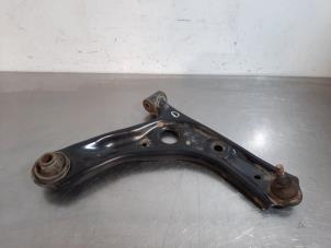 Used Front wishbone, right Toyota Aygo (B40) 1.0 12V VVT-i Price € 48,40 Inclusive VAT offered by Autohandel Didier