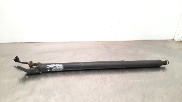 Używane Silnik tylnej klapy BMW 2 serie Gran Tourer (F46) 218d 2.0 TwinPower Turbo 16V Cena € 60,50 Z VAT oferowane przez Autohandel Didier