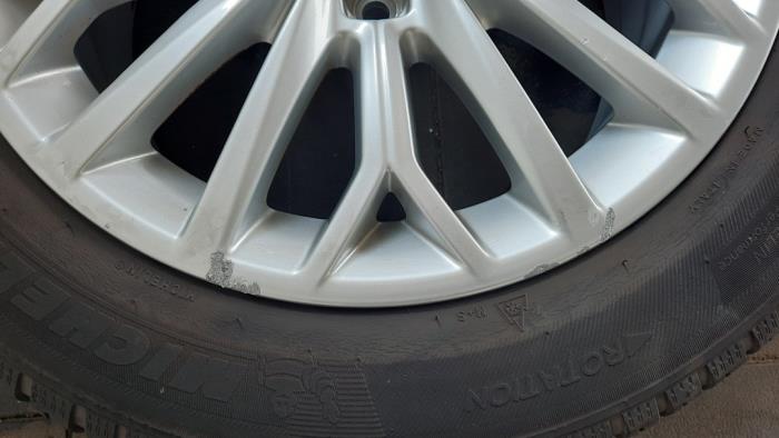 Wheel + tyre from a Audi A3 Sportback (8VA/8VF) 1.4 16V g-tron 2018