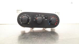 Used Air conditioning control panel Renault Trafic (1FL/2FL/3FL/4FL) 1.6 dCi 90 Price € 66,55 Inclusive VAT offered by Autohandel Didier