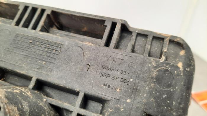 Battery box from a Volkswagen Beetle (16AB) 1.2 TSI 16V 2017
