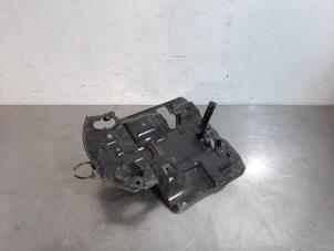 Used Battery box Nissan NV 200 (M20M) 1.5 dCi 90 Price € 24,20 Inclusive VAT offered by Autohandel Didier