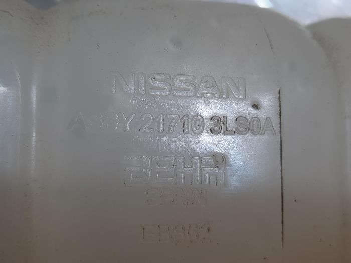 Réservoir d'expansion d'un Nissan NV 200 (M20M) 1.5 dCi 90 2019