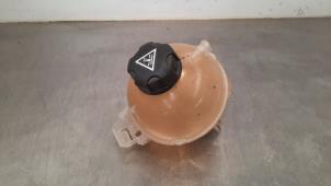 Used Expansion vessel Peugeot 5008 II (M4/MC/MJ/MR) 1.5 BlueHDi 130 Price € 24,20 Inclusive VAT offered by Autohandel Didier