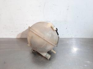 Used Expansion vessel Mercedes Vito (639.6) 2.2 115 CDI 16V Price € 24,20 Inclusive VAT offered by Autohandel Didier