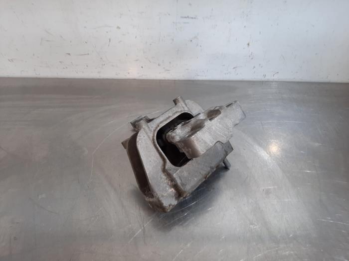 Usagé Support moteur Audi A3 (8V1/8VK) 2.0 TDI 16V Prix € 30,25 Prix TTC proposé par Autohandel Didier