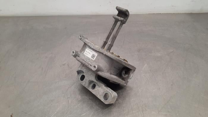 Usagé Support moteur Volkswagen Passat Variant (3G5) 2.0 TDI 16V 190 4Motion Prix € 30,25 Prix TTC proposé par Autohandel Didier