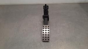 Used Accelerator pedal Mercedes B (W247) 2.0 B-200d Price € 60,50 Inclusive VAT offered by Autohandel Didier