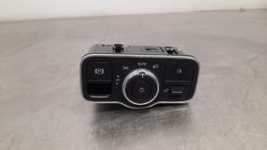 Used AIH headlight switch Mercedes B (W247) 2.0 B-200d Price € 36,30 Inclusive VAT offered by Autohandel Didier