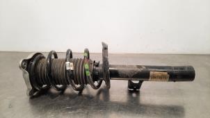 Used Front shock absorber, right Mercedes B (W247) 2.0 B-200d Price € 163,35 Inclusive VAT offered by Autohandel Didier