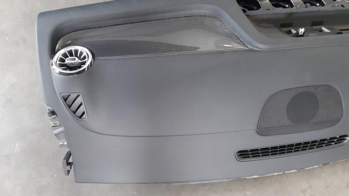 Dashboard from a Mercedes-Benz B (W247) 2.0 B-200d 2019