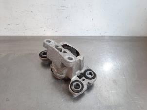 Used Engine mount Landrover Discovery Sport (LC) 2.0 TD4 150 16V Price € 48,40 Inclusive VAT offered by Autohandel Didier