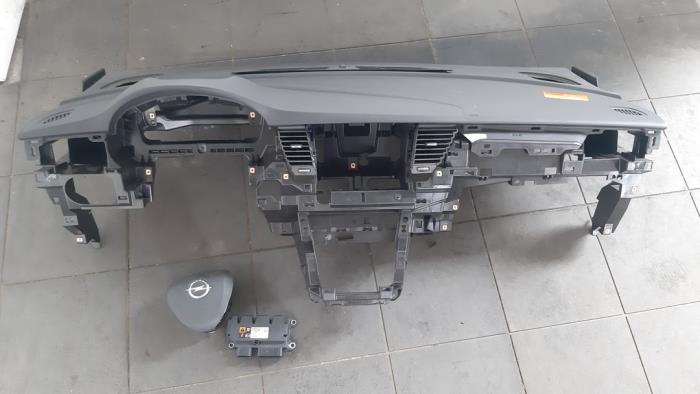 Airbag set + dashboard de un Opel Astra K 1.6 CDTI 16V 2018