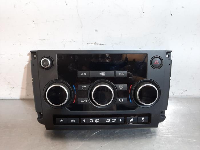 Radio control panel from a Land Rover Discovery Sport (LC) 2.0 TD4 150 16V 2017