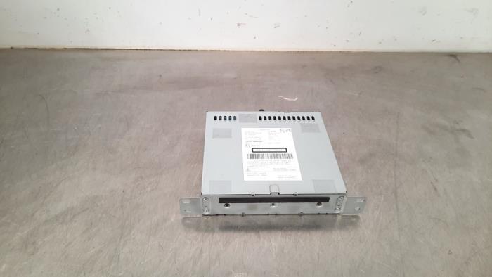 CD changer from a DS DS 4/DS 4 Crossback (NX) 1.6 BlueHDI 120 2017