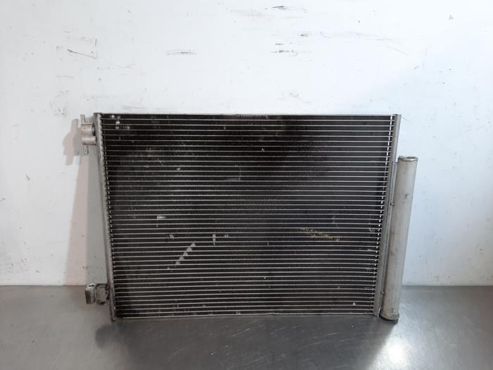 Condensador de aire acondicionado de un Renault Captur (2R) 1.2 TCE 16V EDC 2014
