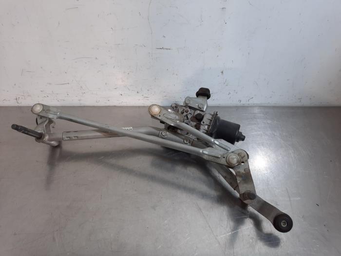 Front wiper motor from a Renault Captur (2R) 1.2 TCE 16V EDC 2014
