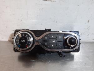 Usados Panel de control de calefacción Renault Captur (2R) 1.2 TCE 16V EDC Precio € 60,50 IVA incluido ofrecido por Autohandel Didier