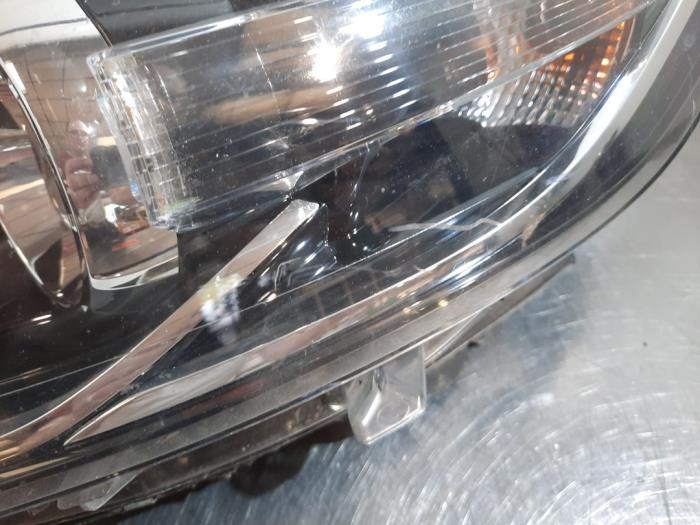 Reflektor lewy z Renault Captur (2R) 1.2 TCE 16V EDC 2014