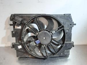 Used Cooling fans Renault Captur (2R) 1.2 TCE 16V EDC Price € 127,05 Inclusive VAT offered by Autohandel Didier