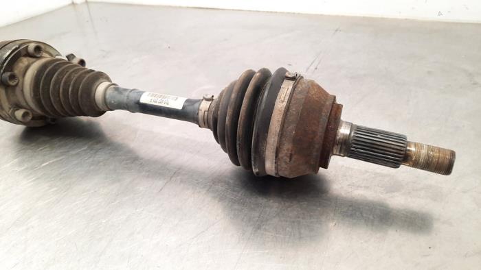 thumbnail image 2 of Pair Front Left & Right Drive Shafts For Audi Q5 8R (2.0L TDI/TFSI) - OE Specs, 8R0407271G 2 of 3