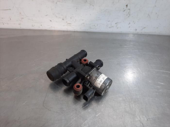 Begagnade Extra vattenpump Audi A6 Avant (C6) 3.0 TDI V6 24V Quattro Pris € 30,25 Inklusive moms erbjuds av Autohandel Didier