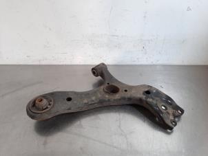 Used Front wishbone, right Toyota Avensis Wagon (T27) 1.6 16V D-4D Price € 66,55 Inclusive VAT offered by Autohandel Didier