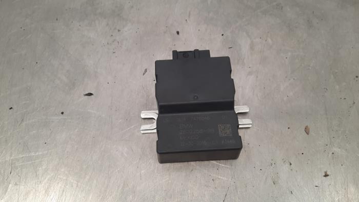 Usagé Module pompe carburant BMW 1 serie (F20) 116d 1.5 12V TwinPower Prix € 60,50 Prix TTC proposé par Autohandel Didier
