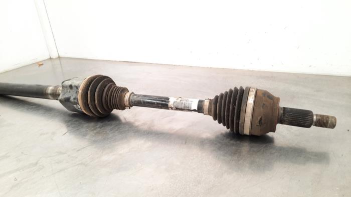 Front drive shaft, right from a Land Rover Range Rover Sport (LW) 2.0 16V P400e 2019