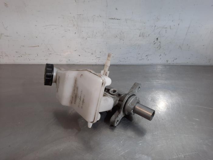 Master cylinder from a Opel Combo Cargo 1.5 CDTI 100 2020