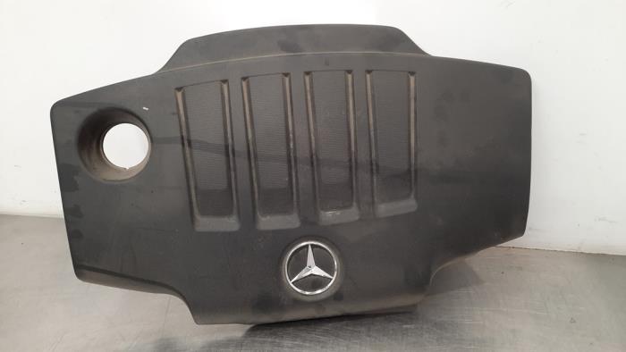 Couverture moteur d'un Mercedes-Benz A (177.0) 2.0 A-180d 2021