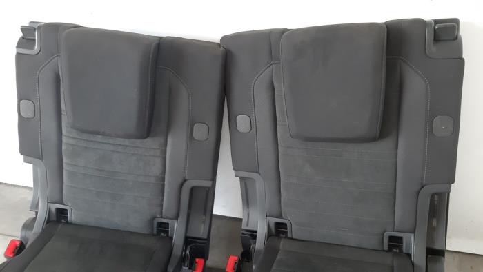 Rear bench seat from a Volkswagen Touran (5T1) 1.6 TDI SCR BlueMotion Technology 2016