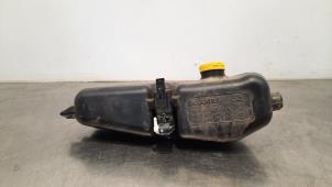Used Front windscreen washer reservoir Dacia Duster (SR) 1.3 TCE 130 16V 4x4 Price € 30,25 Inclusive VAT offered by Autohandel Didier