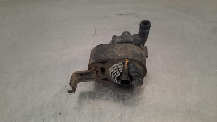 Begagnade Extra vattenpump Tesla Model S 85D Performance Pris € 60,50 Inklusive moms erbjuds av Autohandel Didier