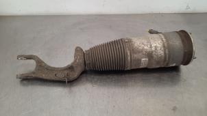 Used Front shock absorber, right Tesla Model S 85D Performance Price € 350,90 Inclusive VAT offered by Autohandel Didier